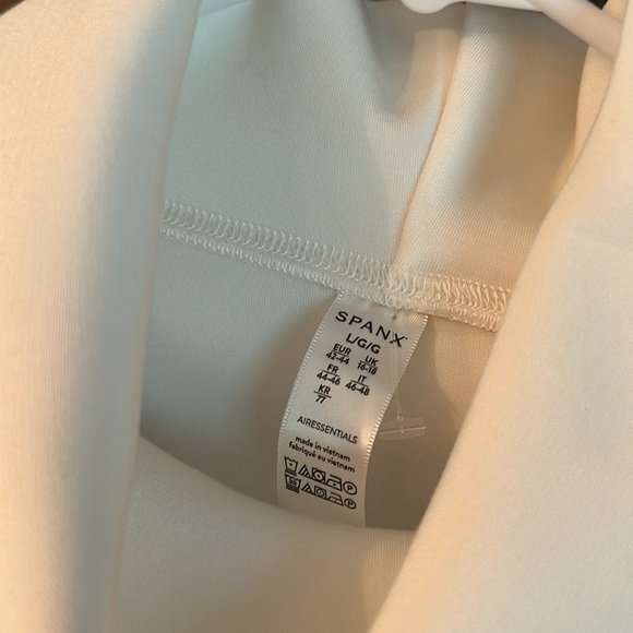SPANX AirEssentials Turtleneck Tunic powder white large - Picture 3 of 6